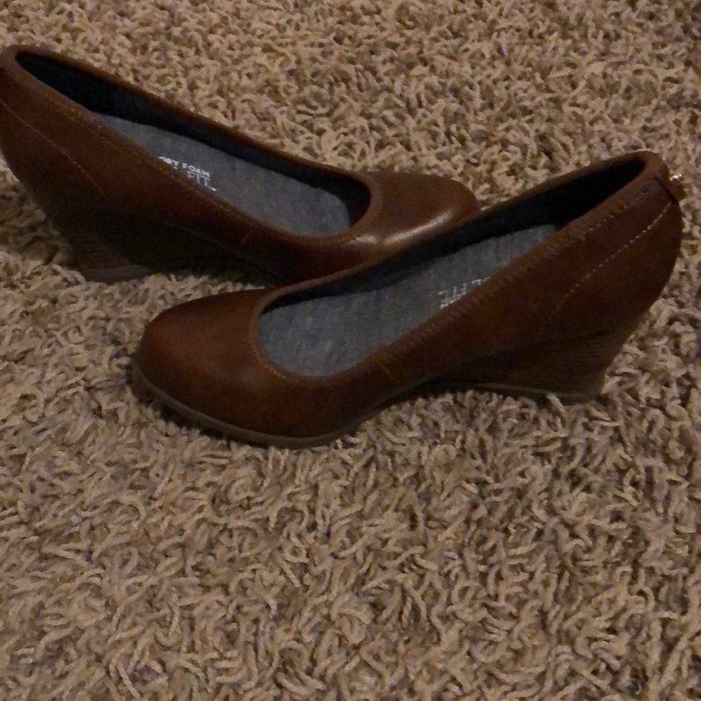 Brand new DS wedges.